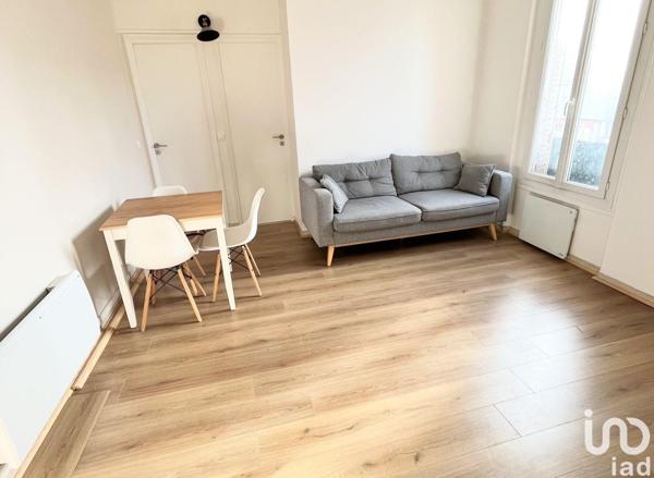 Location appartement 3 pièces 39 m² Courbevoie