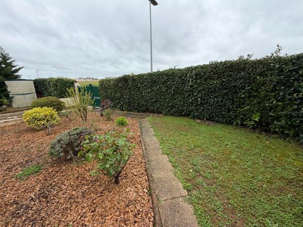 LUCON (85) QUARTIER TRES CALME PROCHE SUPER U VILLA PLAIN PIED 95M²/3 CHAMBRES AVEC 2 GARAGES ET JARDIN