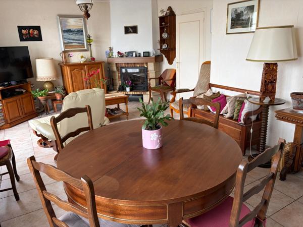 LUCON (85) QUARTIER TRES CALME PROCHE SUPER U VILLA PLAIN PIED 95M²/3 CHAMBRES AVEC 2 GARAGES ET JARDIN