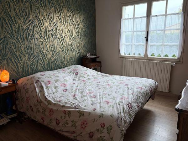 LUCON (85) QUARTIER TRES CALME PROCHE SUPER U VILLA PLAIN PIED 95M²/3 CHAMBRES AVEC 2 GARAGES ET JARDIN