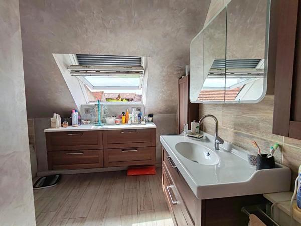 Vente                                                      Maison
                        
                     11 pièces                      265 m2                     à Crépy-en-Valois