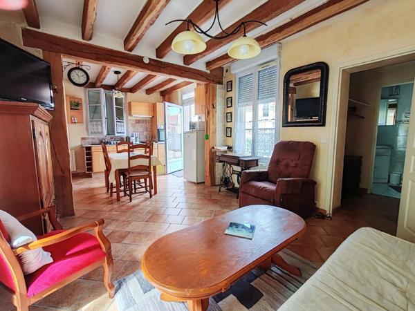 Vente                                                      Maison
                        
                     11 pièces                      265 m2                     à Crépy-en-Valois