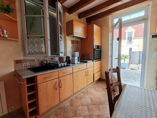 Vente                                                      Maison
                        
                     11 pièces                      265 m2                     à Crépy-en-Valois