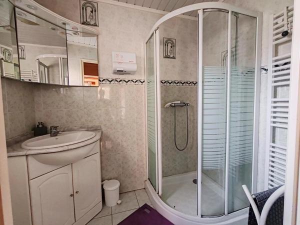 Vente                                                      Maison
                        
                     11 pièces                      265 m2                     à Crépy-en-Valois