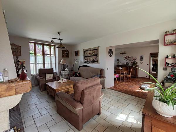 Vente                                                      Maison
                        
                     11 pièces                      265 m2                     à Crépy-en-Valois