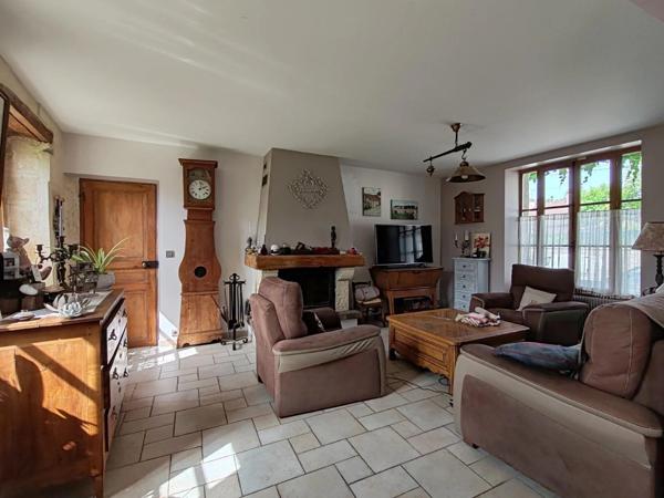 Vente                                                      Maison
                        
                     11 pièces                      265 m2                     à Crépy-en-Valois