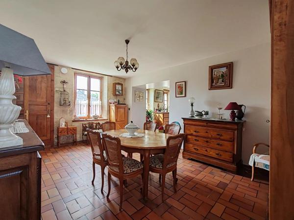 Vente                                                      Maison
                        
                     11 pièces                      265 m2                     à Crépy-en-Valois