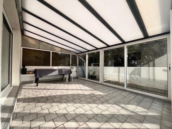 La Ciotat (13600) La Ciotat Appartement T2 + véranda + terrasse+ parking