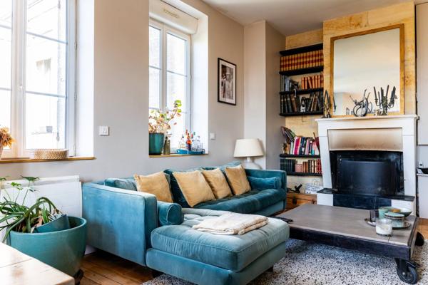 APPARTEMENT T4 DERNIER ETAGE DANS IMMEUBLE PIERRE QUARTIER CROIX BLANCHE