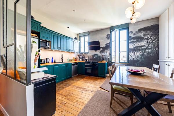 APPARTEMENT T4 DERNIER ETAGE DANS IMMEUBLE PIERRE QUARTIER CROIX BLANCHE