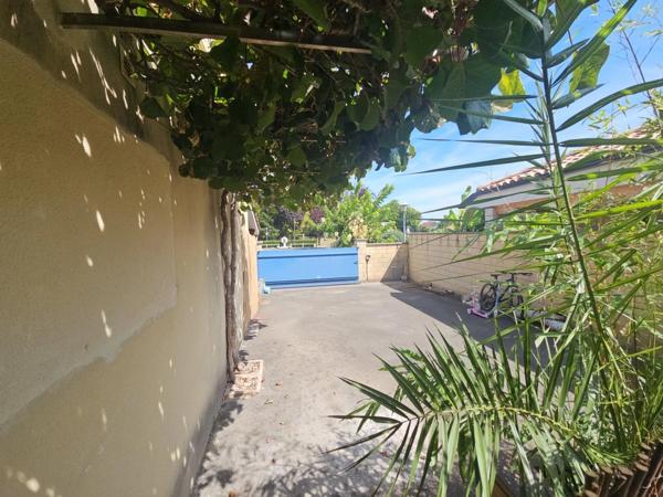 Villa de 193m² avec maison, studio et appartement, piscine, jardin