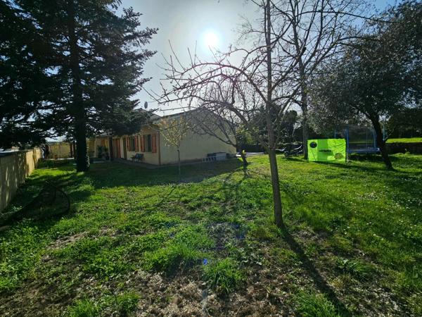 Villa de 193m² avec maison, studio et appartement, piscine, jardin