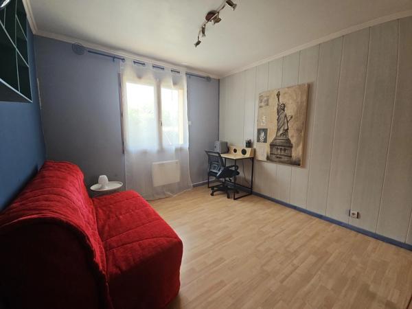 Villa de 193m² avec maison, studio et appartement, piscine, jardin