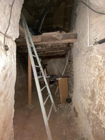 Jolie maison de ville en tuffeau, idéalement située