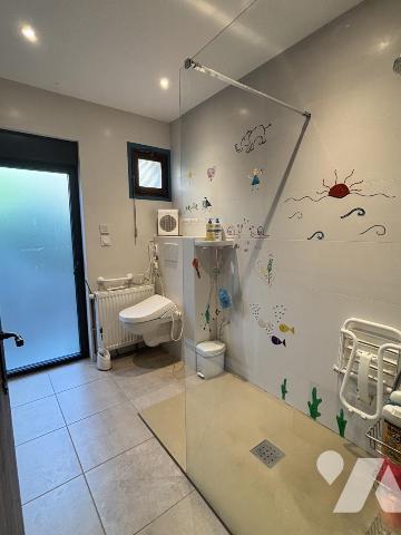 MAISON D'HABITATION SUR SOUS SOL