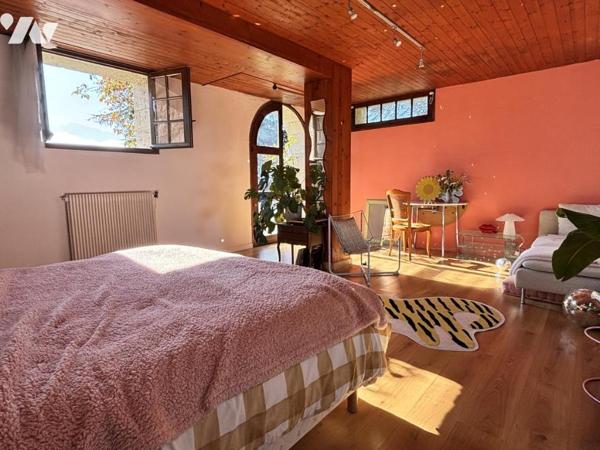 MAISON D'HABITATION SUR SOUS SOL