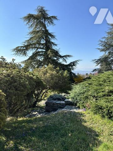 MAISON D'HABITATION SUR SOUS SOL