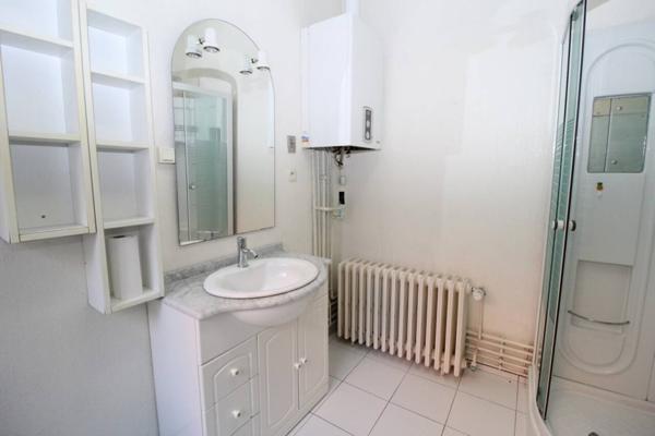 Immeuble à vendre 12 pièces de 358 m²