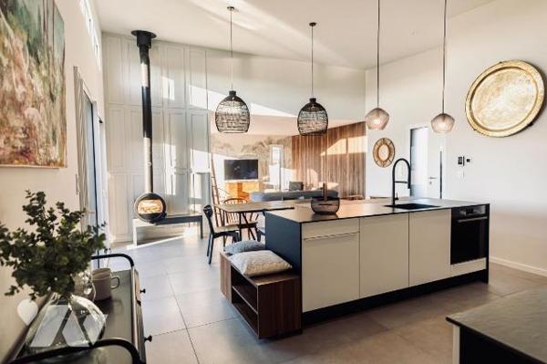 LANNILIS, secteur PRAT AR COUM. VUE MER. Magnifique contemporaine à ossature bois de plain pied...