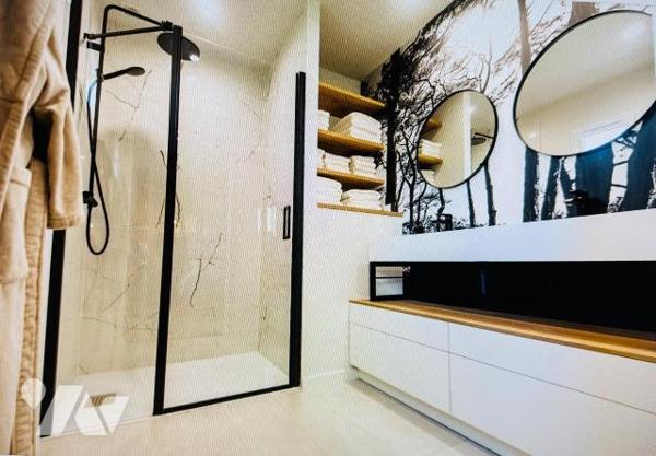 LANNILIS, secteur PRAT AR COUM. VUE MER. Magnifique contemporaine à ossature bois de plain pied...