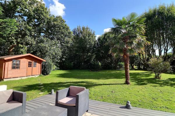 Gouesnou (29850) GOUESNOU - LA VALLEE VERTE MAISON D'ARCHITECTE DE 172 m2 SUR PARCELLE PAYSAGER DE 1558 m2