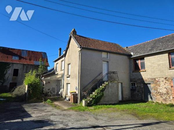 A REDON, quartier calme, maison à réhabiliter comprenant : Séjour, salon, coin cuisine, chauffe...
