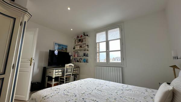 Propriété contemporaine de 6 pièces principales située en hyper centre de Compiègne