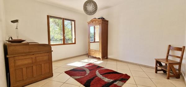 MAISON 5 PIECES DE 150 m² AVEC TERRAIN DE 3000 M² SUR LUNEL