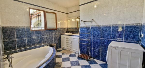 MAISON 5 PIECES DE 150 m² AVEC TERRAIN DE 3000 M² SUR LUNEL