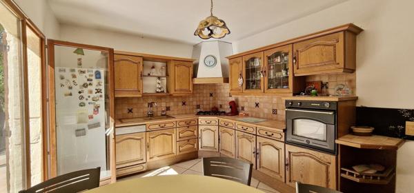 MAISON 5 PIECES DE 150 m² AVEC TERRAIN DE 3000 M² SUR LUNEL