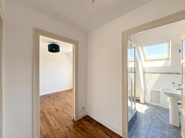 Appartement  lumineux de type 3 - 2 chambres - 55m² et cave - Hennebont centre.