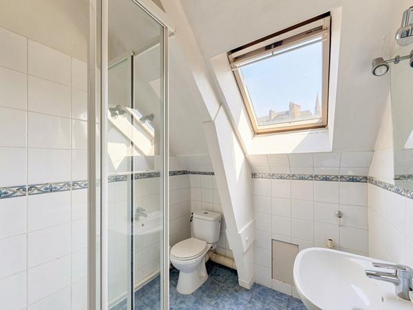 Appartement  lumineux de type 3 - 2 chambres - 55m² et cave - Hennebont centre.
