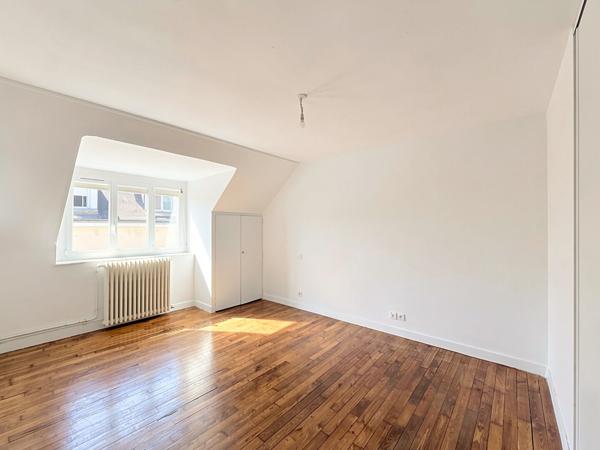 Appartement  lumineux de type 3 - 2 chambres - 55m² et cave - Hennebont centre.