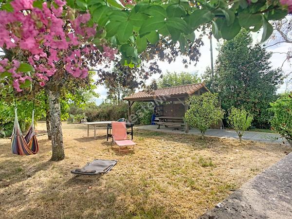 Maison en pierre à vendre sur Montigné Montfaucon