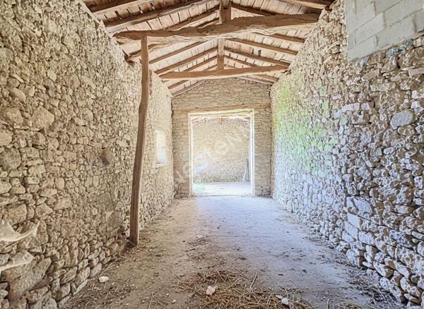 Maison en pierre à vendre sur Montigné Montfaucon