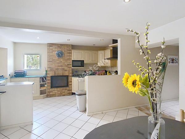 Maison en pierre à vendre sur Montigné Montfaucon