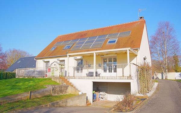 Maison à vendre    8 pièces •  Noyon