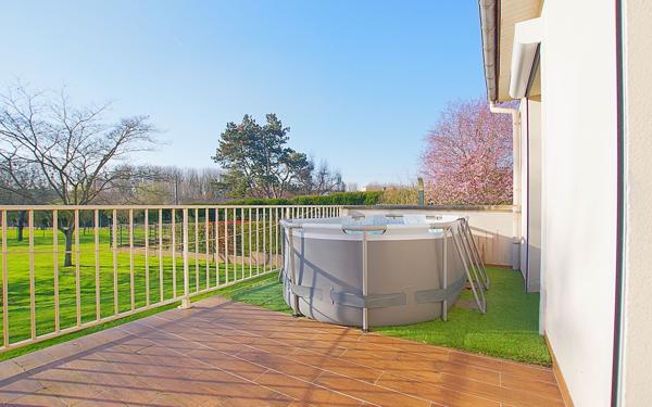 Maison à vendre    8 pièces •  Noyon