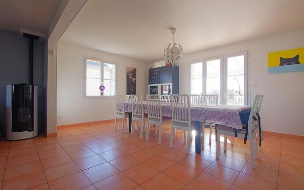 Maison à vendre    8 pièces •  Noyon