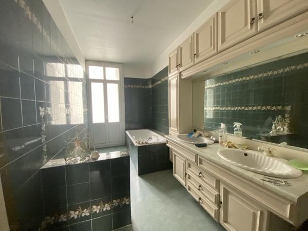 Immeuble à vendre |  Lourdes |  270 m²