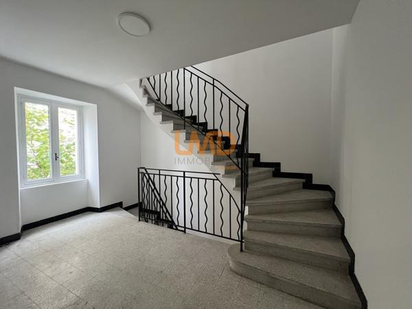 Immeuble de rapport rénové - 3 appartements et un local commercial