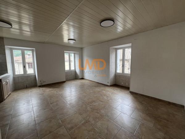 Immeuble de rapport rénové - 3 appartements et un local commercial