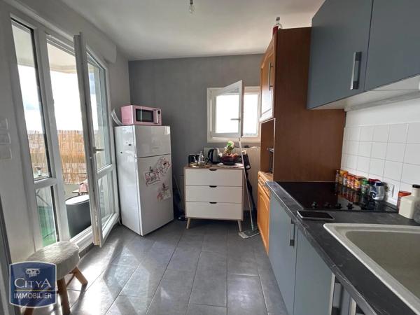 Appartement à louer 2 pièces 51.87m² Châtellerault (86100)