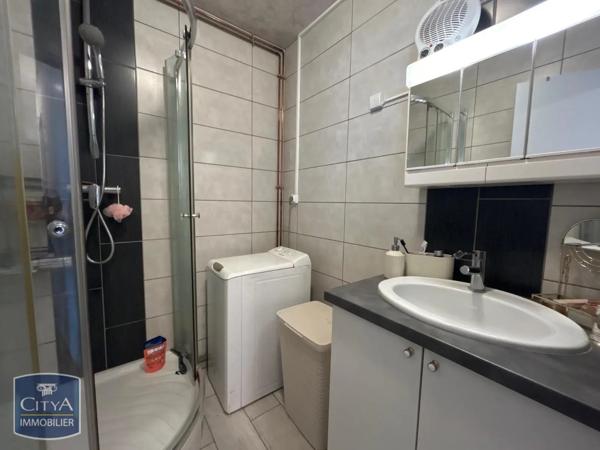 Appartement à louer 2 pièces 51.87m² Châtellerault (86100)