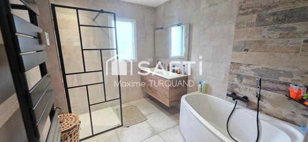 Pavillon de plain-pied 2021, 120m², 3 chambres, car-port + garage.