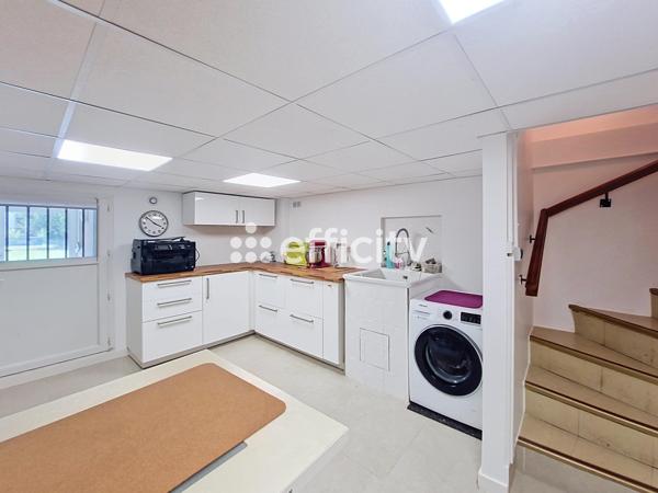 Maison
         6 pièces
        - 130 m² Bien prestige 579 000 € *