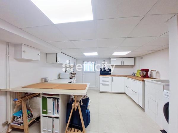 Maison
         6 pièces
        - 130 m² Bien prestige 579 000 € *