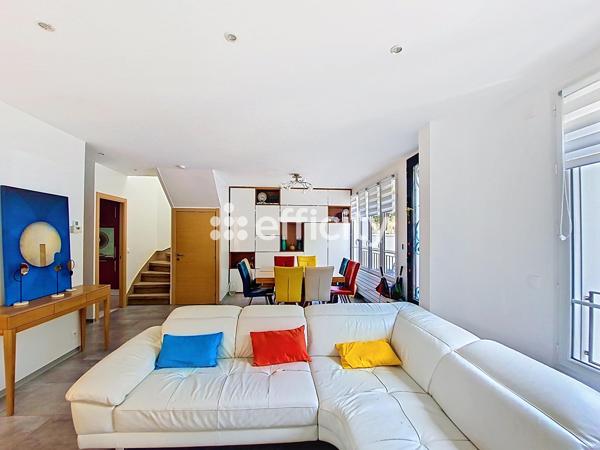 Maison
         6 pièces
        - 130 m² Bien prestige 579 000 € *