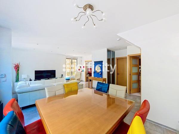 Maison
         6 pièces
        - 130 m² Bien prestige 579 000 € *