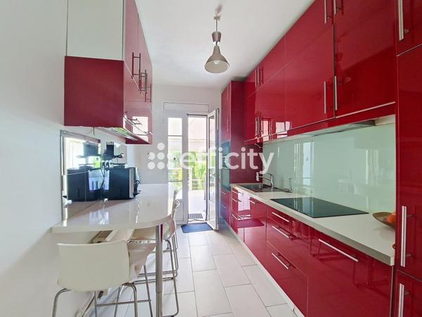 Maison
         6 pièces
        - 130 m² Bien prestige 579 000 € *